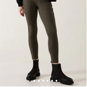 Athleta headlands hybrid cargo tight. Like new. Olive green, size 14